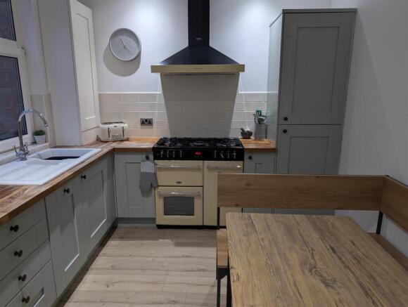 Garthlands Kitchen 2.jpg