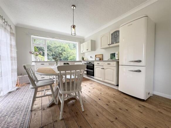 4 bed Detached for sale Image 6