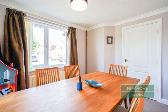6 bed Detached for sale Image 11