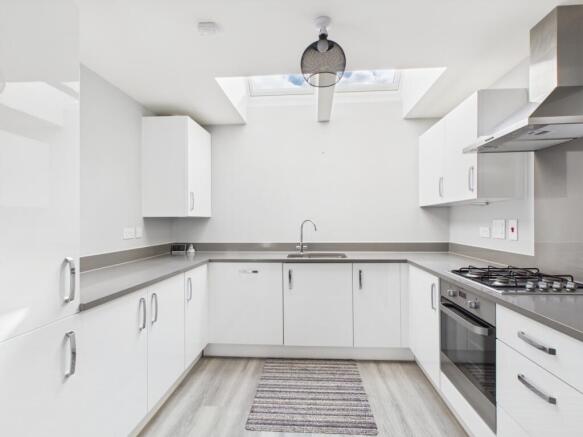 CAM02313G0-PR0071-STILL006