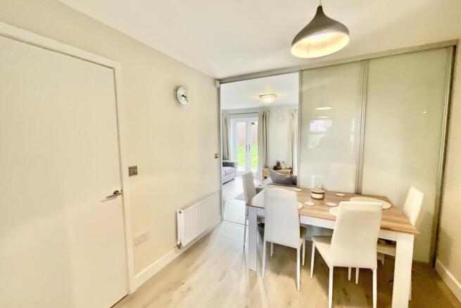 3 bed Town House for sale Image 8