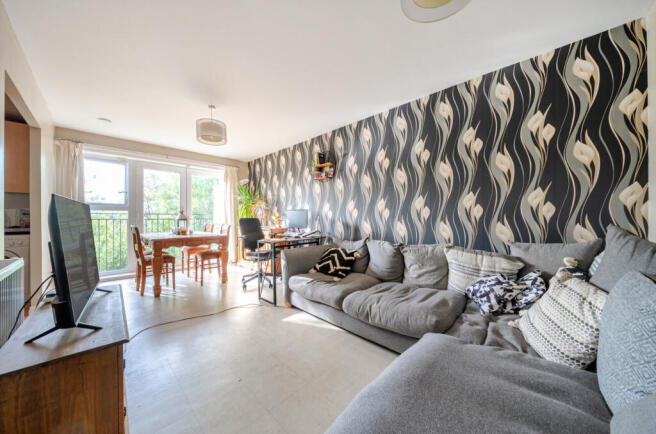 1373071-28-68ff7e...