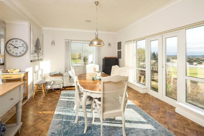 Breakfast Room