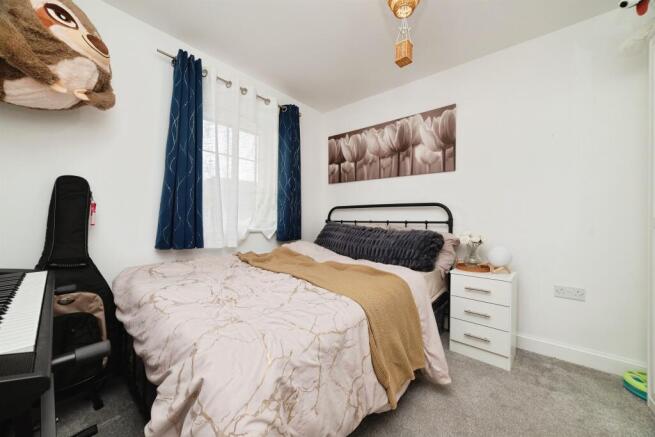 3 bed Semi-Detached for sale Image 9