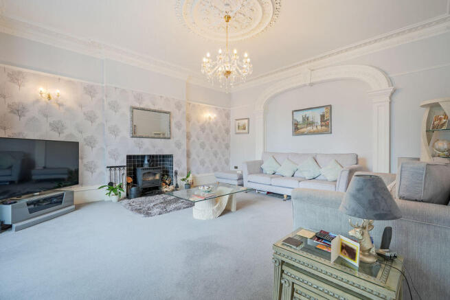 8 bed Detached for sale Image 6