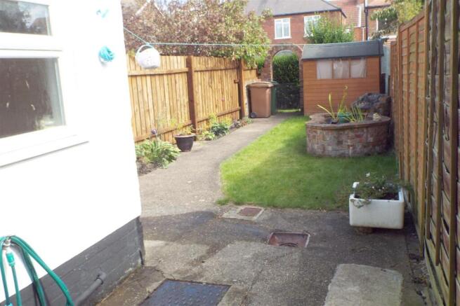 2 bed House to rent Image 9