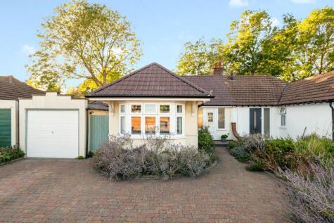 Bruce Avenue, Shepperton, TW17