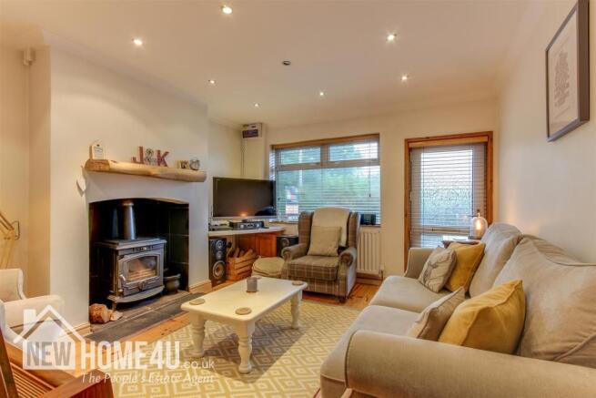 LOUNGE: