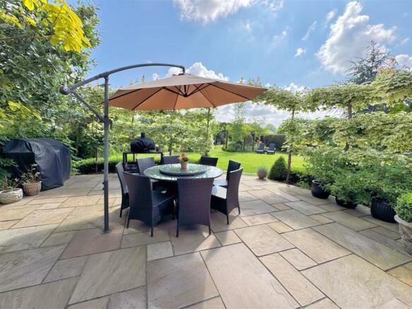 Patio 2.jpg