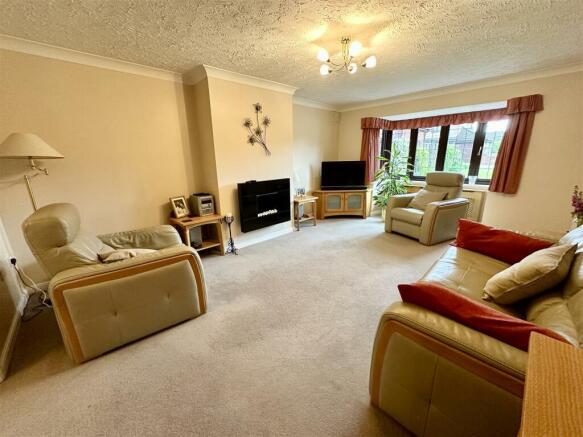 lounge with bay window.JPEG