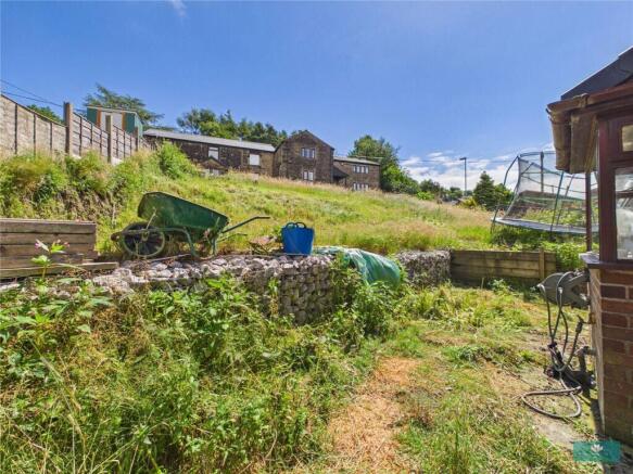 5 bed Semi-Detached for sale Image 6