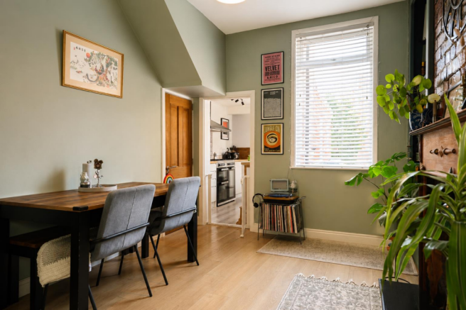 3 bed Terraced for sale Image 10