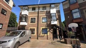 57, Barnfield Place, London E14 9YB