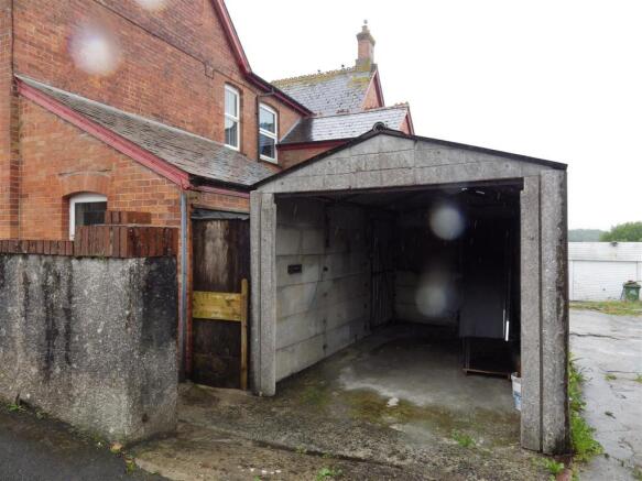 Garage.