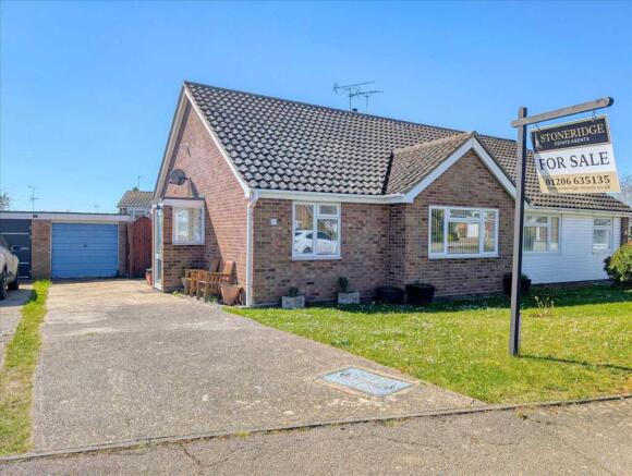 2-bed house on Cedar Avenue, Brightlingsea, £270,000