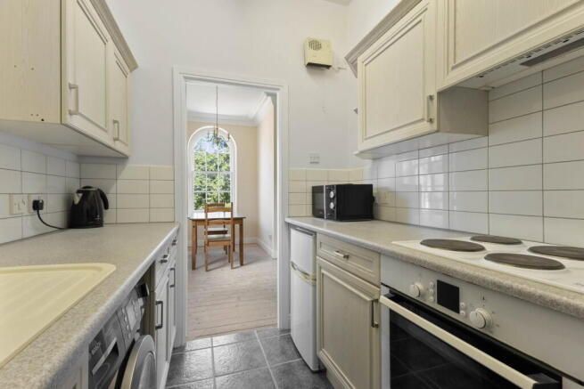 2 bed Flat for sale Image 7