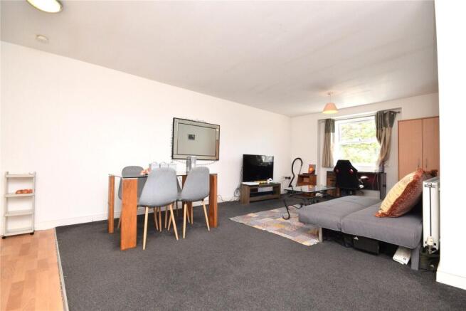 1 bed Apartment to rent Image 4
