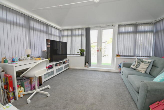 3 bed Semi-Detached for sale Image 8