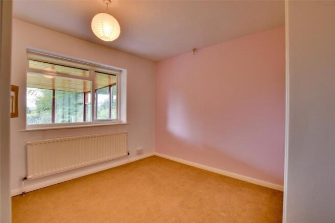 4 bed Bungalow for sale Image 10