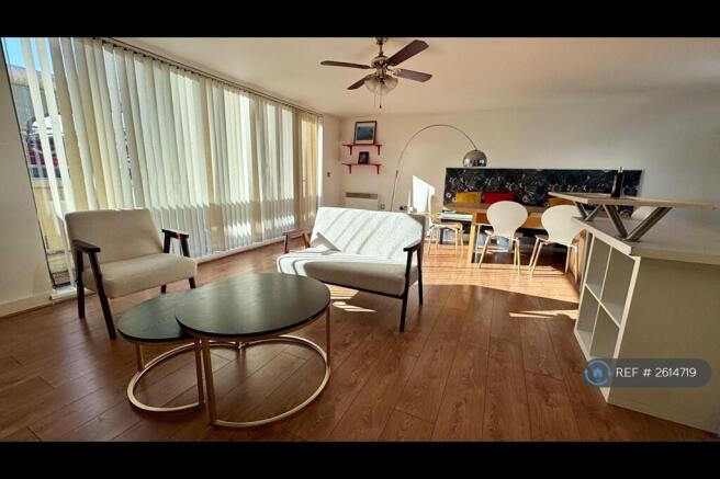 Lounge 1