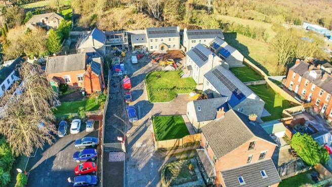 5 bed Detached for sale Image 9