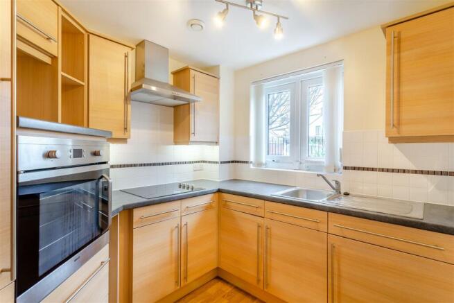 2 bed Apartment for sale Image 6