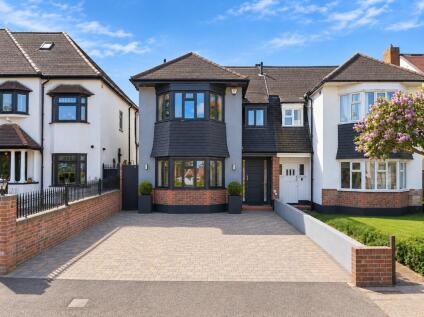 Broadwalk, South Woodford, E18
