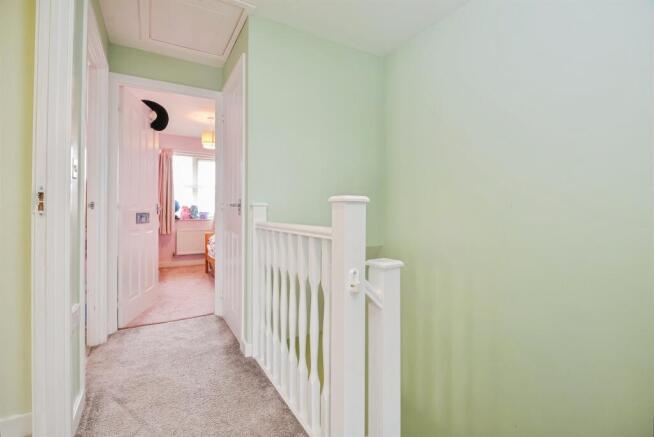 3 bed Semi-Detached for sale Image 8