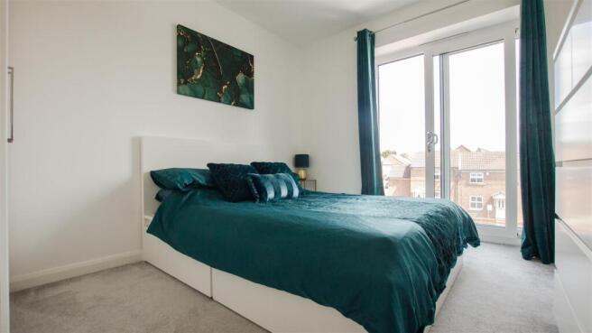 2 bed Apartment to rent Image 6