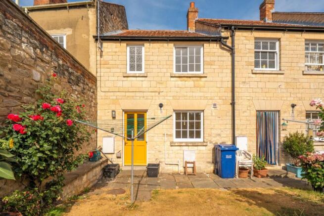 2 bed Terraced to rent Image 9