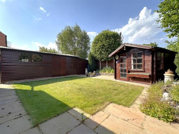 Lovely Enclosed Garden 969