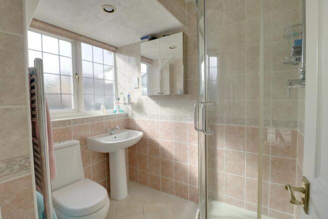 Ensuite to Bed 1