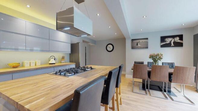 Kitchen/Dining...
