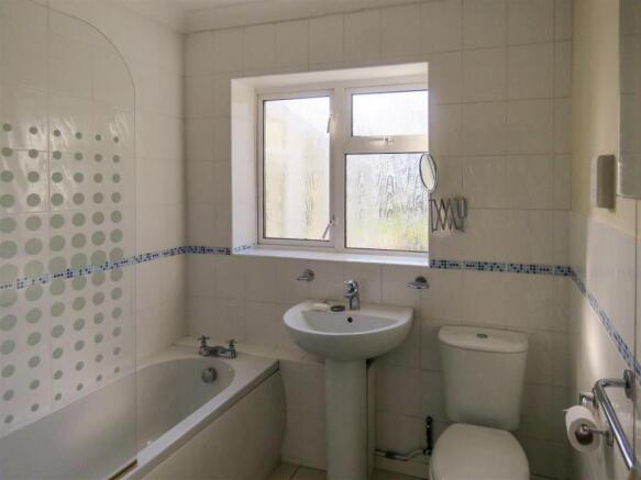 Bathroom.JPG