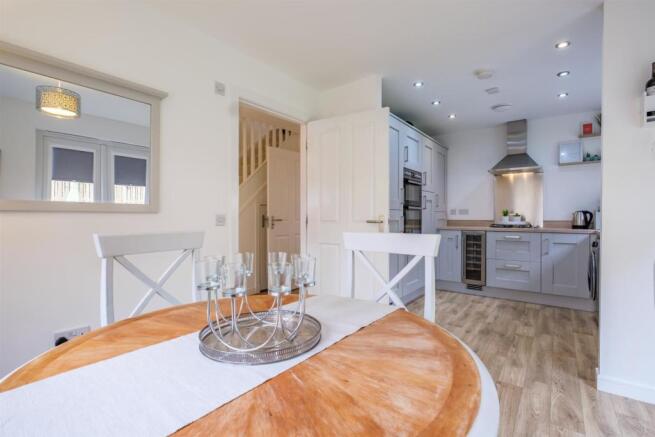 023-2_Hunterfield_Place_Carluke_ML84GY.jpg