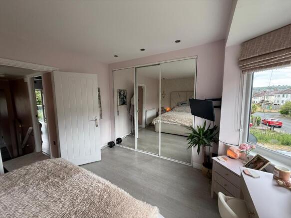 3 bed Semi-Detached for sale Image 10