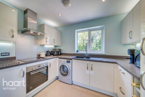 Henderson Way, Witham