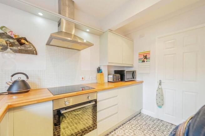 Kitchen: