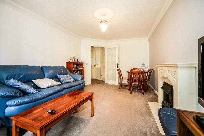 Lounge/Dining Room
