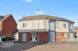 77, Greensleeves Drive, Aylesbury HP18 0GF