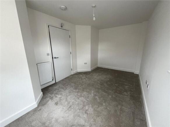 2 bed Terraced to rent Image 5