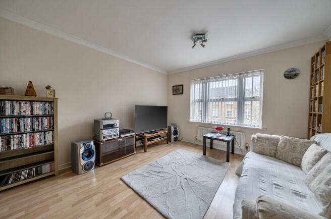 1421304-7-69a17fe...