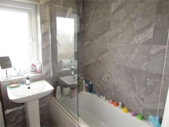 3 bed Terraced for sale Image 9