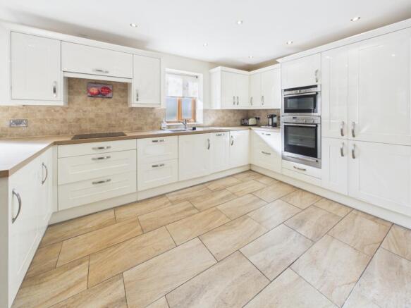 CAM04789G0-PR0046-STILL007