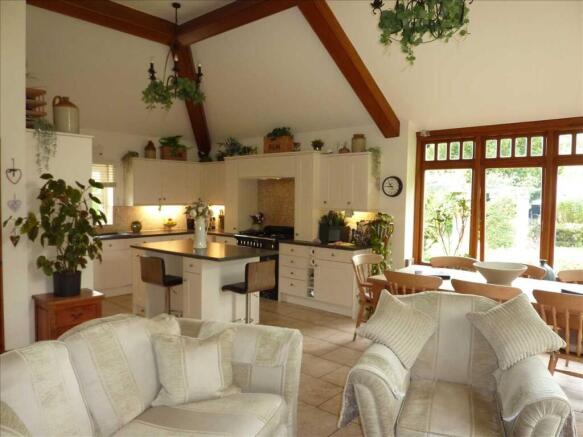 LIVING KITCHEN
