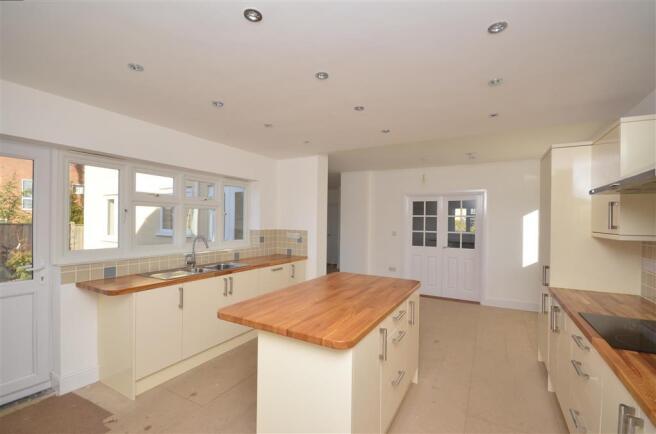 Kitchen/Breakfast Area