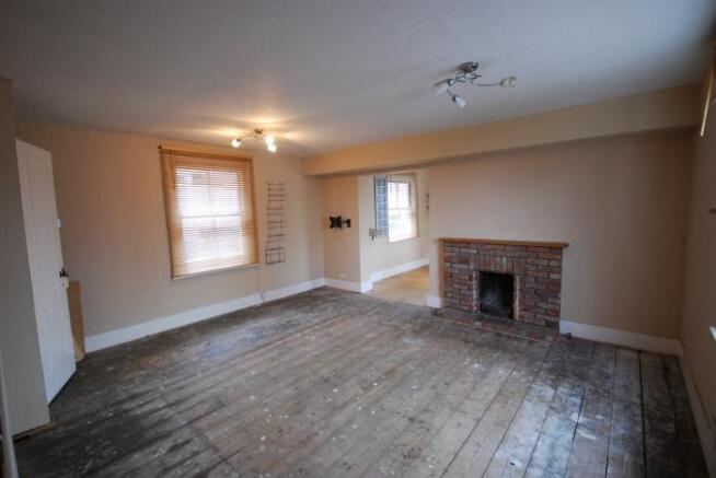 116_Vale Cottage Int 004.JPG