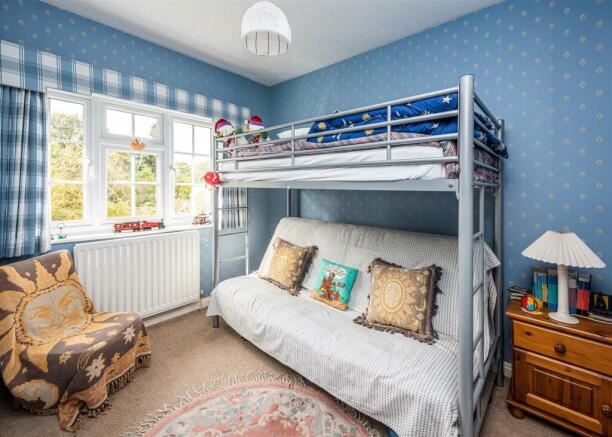 5 Springhill Park-bed4.jpg