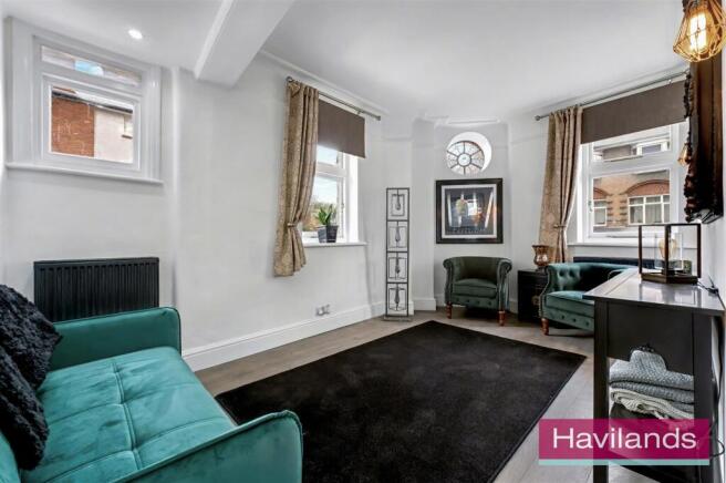 Flat 21A, The Grangeway N21 2HD-4.jpg