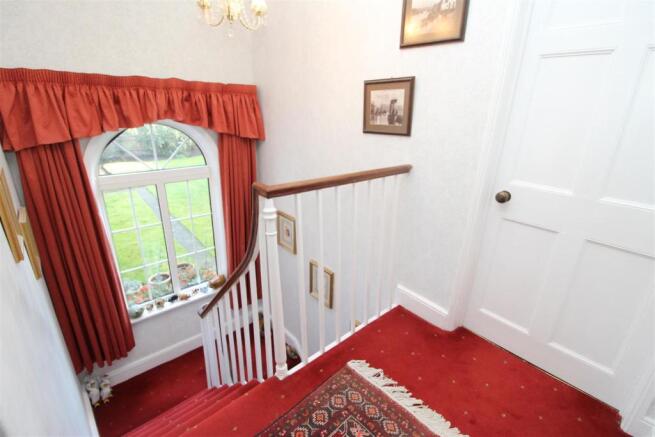 FIRST FLOOR LANDING